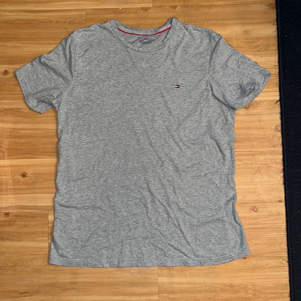 Tommy hilfiger short sleeve t shirt large